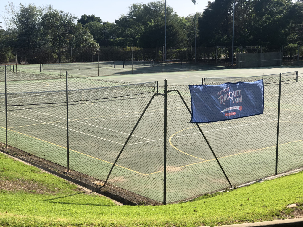 tennis-tourist-angaston-australia-grass-courts