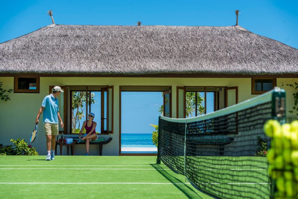 four-seasons-maldives-tennis