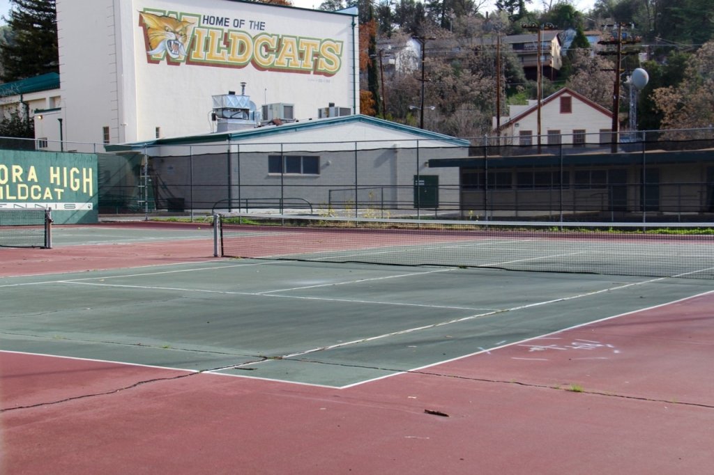 tennis-tourist-Sonora-California-High-School-Public-Tennis
