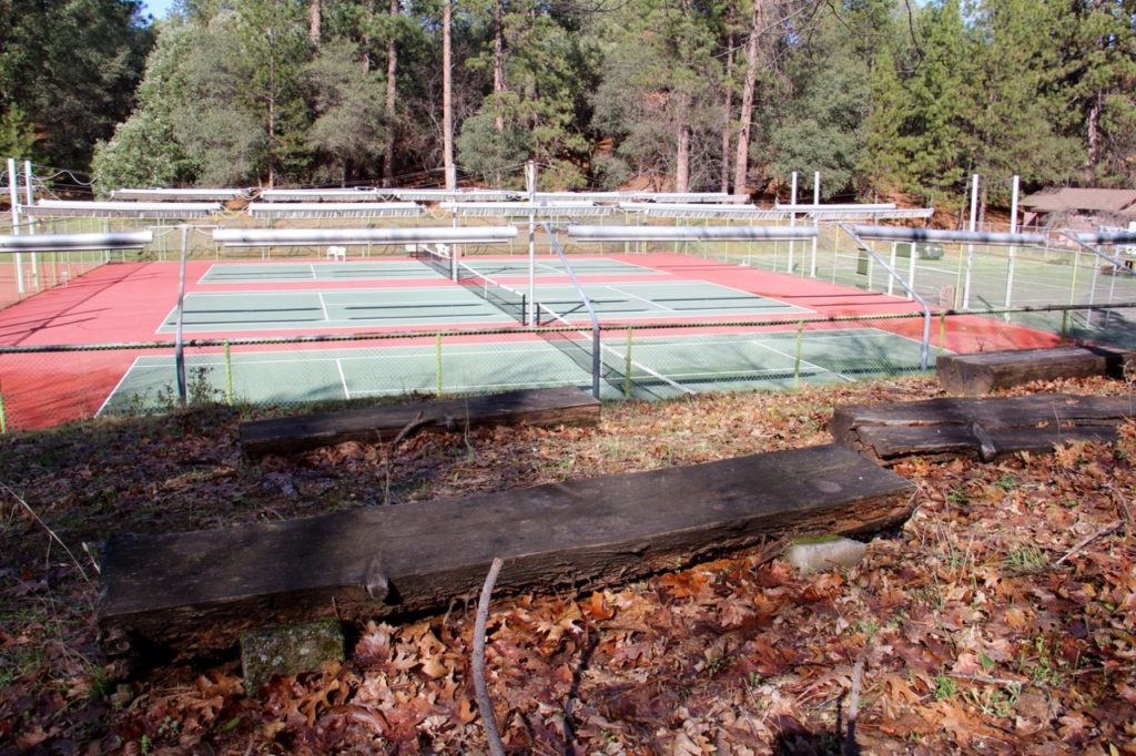 tennis-tourist-Sonora-California-High-School-Tennis-Courts
