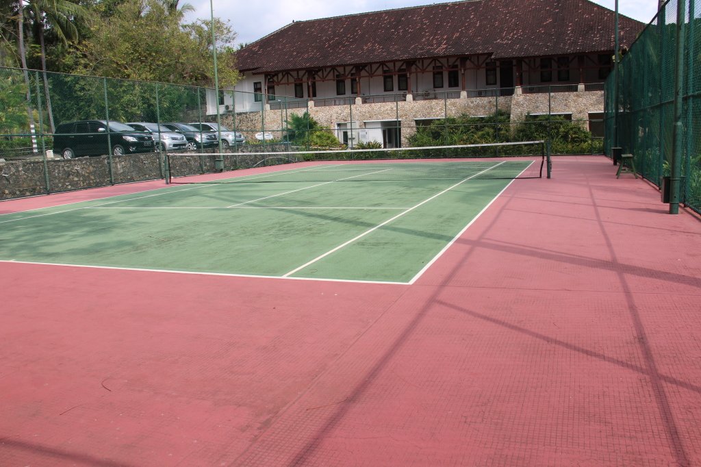 tennis-tourist-holiday-resort-lombok-