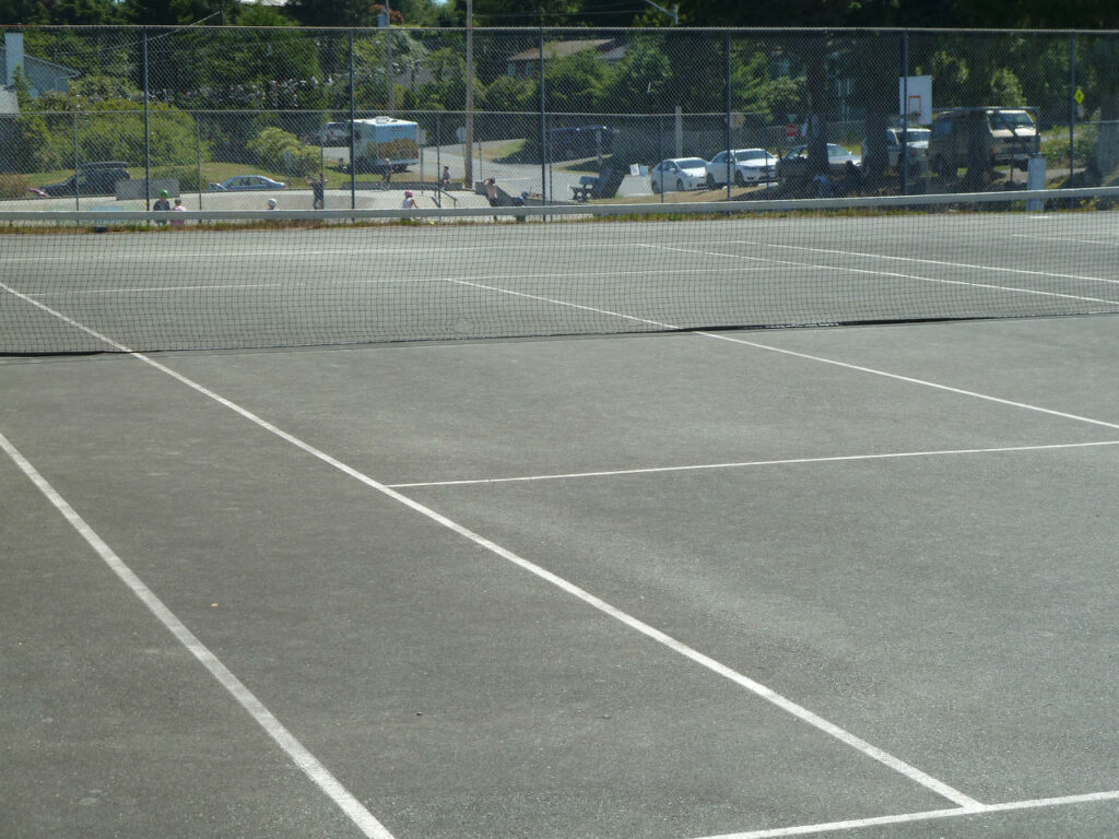 tennis-tourist-tofino-village-green-tennis-court-park