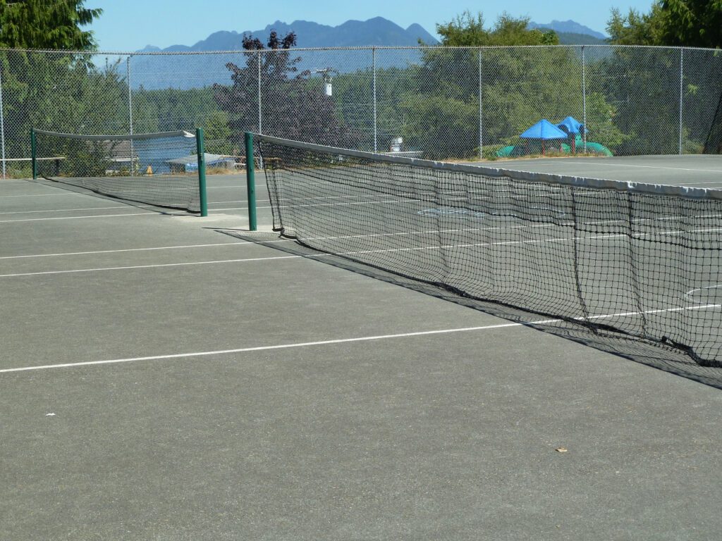 tennis-tourist-tofino-village-green-tennis-court