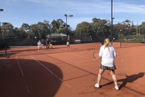 tennis-tourist-kooyong-tennis-club-australia-clay-courts-catherine