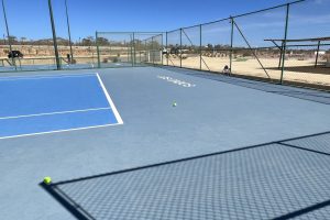 tennis-tourist-cabo-del-mar-cabo-san-lucas-sports-center-courts-fence-desert